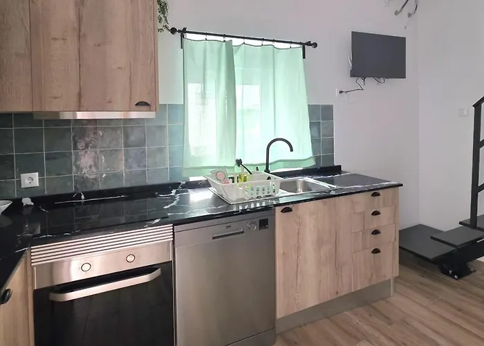 Casinhas Da Ajuda Nº15 *